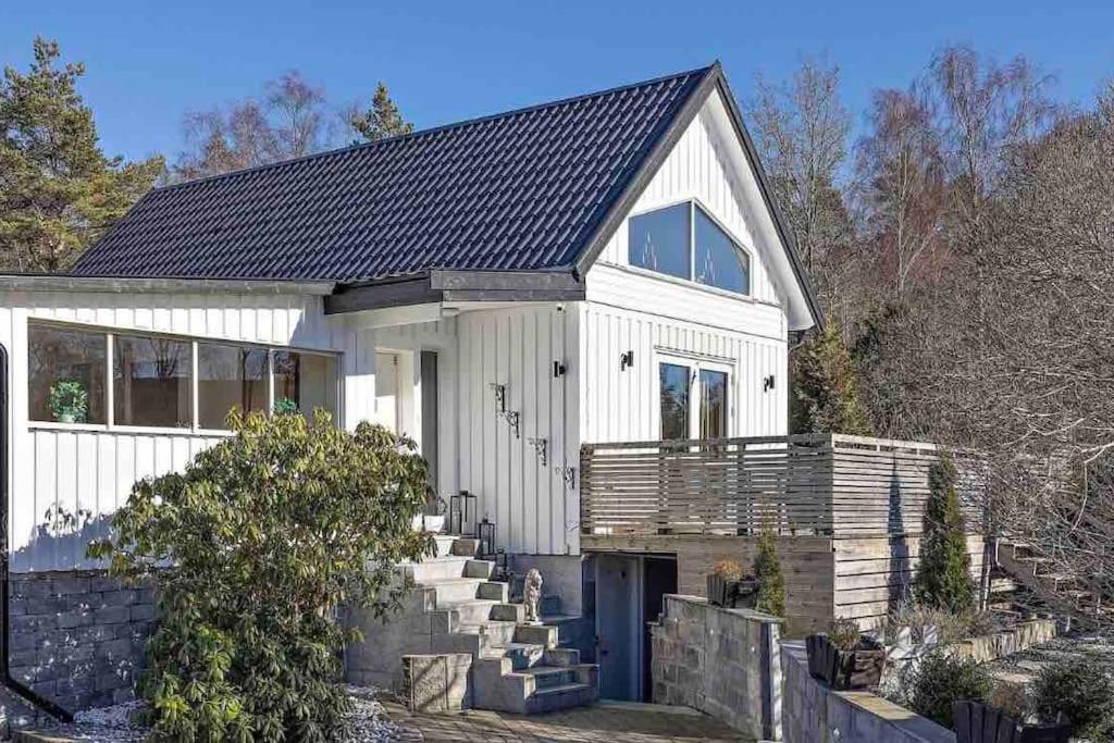 Mysigt Hus Med Natur & Jacuzzi I Olofstorp Göteborg Eksteriør billede